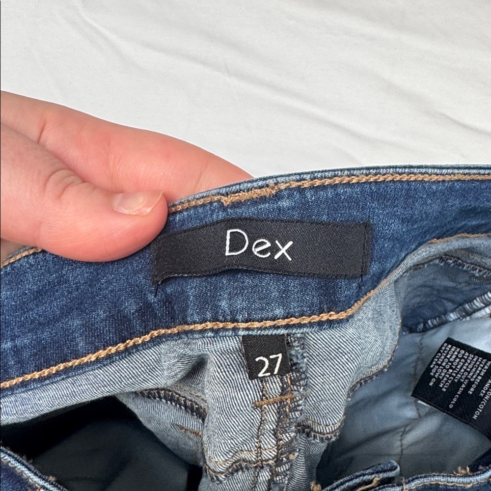 Dex Women's Skinny Jeans in Dark Blue Wash - Picture 2 of 5